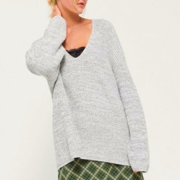 Urban Outfitters gray oversize knit sweater size XS - Picture 1 of 10